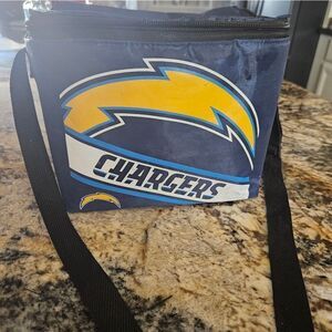 Chargers insulated lunch box